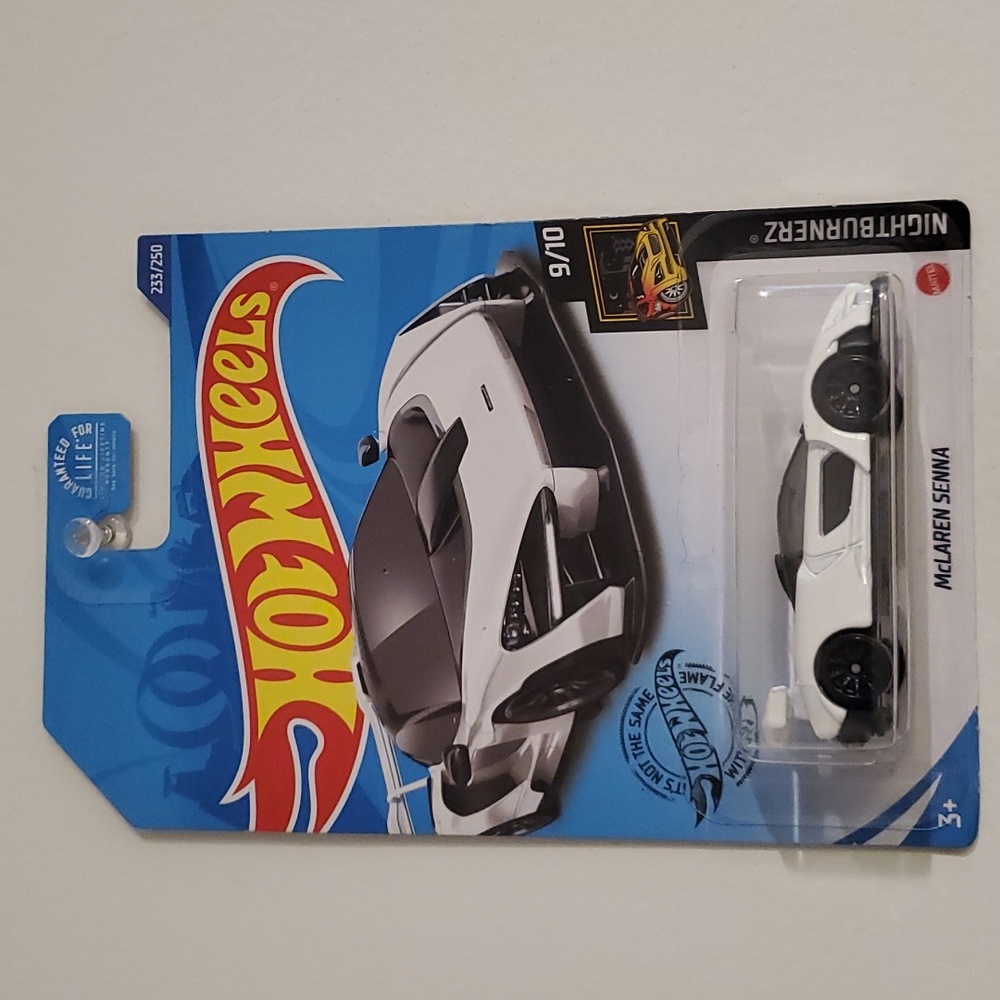 McLaren Senna Hot Wheels Nightburnerz Series 9/10 White Diecast